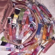 Lip Gloss Cosmetics, Lip Balm Collection, Best Lip Gloss, Lipgloss Lips, Lip Gloss Collection, Shower Skin Care, Gloss Labial, Makeup Stuff, Pretty Skin Care