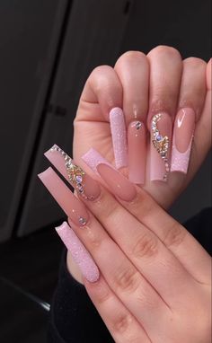 Bling Nail Ideas Acrylic, Pink Square Acrylic Nails With Rhinestones, Cute Nails Rhinestones, Pretty Birthday Nails Pink, Valentines Day Nails Acrylic Long Pink, Cute Nails Acrylic With Diamonds, Cute Rhinestone Nails, White Dramatic Nails, Nails For Boyfriend Birthday