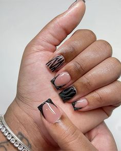 Neutral And Black Nails, Black Christmas Nails Acrylic, Summer Nails Black Women, Black Nail Inspo, Shorts Nails, Bad Nails, Overlay Nails, Hard Nails