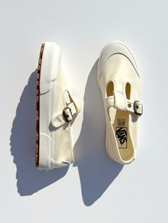 Shoes at Lisa Says Gah Sepatu Platform, Clogs Platform, Quoi Porter, 가을 패션, Pretty Shoes, Dream Shoes