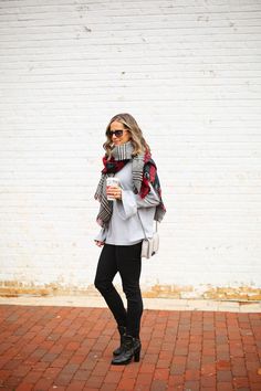 A Blanket Scarf + My 5 Current Beauty Favorites | winter fashion | beauty must haves | mom style | how to wear a blanket scarf | winter style | casual outfit idea How To Wear A Blanket Scarf, Blogger Outfits, Blanket Scarf, Beauty Favorites, Fall Fashion Trends, A Blanket