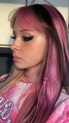 Trashy Y2k Hair Color, Trashy Y2k Hair, Mcbling Hair, Hair Color Ideas Trending, Highlights Pink, Pink And Purple Hair, Purple Hair Color Ideas, Y2k Trashy, Purple Hair Color