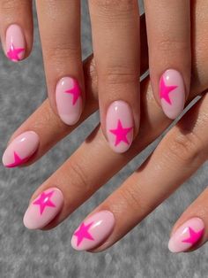 Discover 15 Cute Summer Nails You Need to Try Holiday Nail Designs Summer, Beach Aesthetic Nails, Star Nails Short, Nashville Nails, Hawaiian Nails, Star Nail Designs, Teen Nails, Star Nail