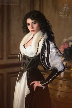 Sorceress Witcher Fashion, Witcher Books, Medieval Cosplay, The Witcher Books, Yennefer Of Vengerberg, Fantasy Dress, Best Cosplay, Fantasy Clothing, Fantasy Fashion