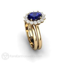 Gold Ring With Blue Stone, Saffire Engagement Rings, Sapphire Wedding Ring Set, Sapphire Engagement Ring Halo, Marriage Jewellery, Oval Sapphire Engagement Ring, Diana Ring, Earth Jewelry, Royal Rings