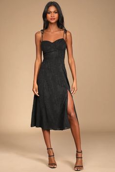 Black Dresses - Little Black Sexy Dresses at Lulus.com Black Wedding Guest Dresses, Dresses Lulus, Guest Attire, Wedding Attire Guest, Midi Dress Black, Grad Dresses, Looks Black, Jacquard Dress, Floral Jacquard