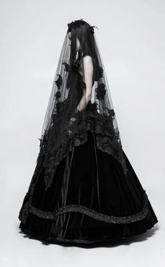 Gothic Veil, Head Veil, A Black Wedding, Non White Wedding Dresses, Vampire Wedding, Lace Veils Bridal