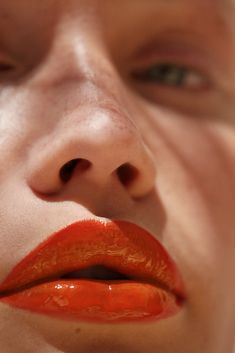 Red Orange Lipstick, Mekap Mata, Smink Inspiration, Makeup Salon, Makeup Studio, Beauty Shoot, Beauty Shots, Salon Design, Beauty Photos