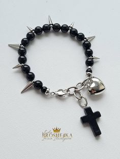 Cool bracelet made of natural black agate with spikes of different lengths in Gothic style. Stainless steel heart and agate cross pendants. All fittings are hypoallergenic and do not oxidize when in contact with water. You can wear this bracelet at any occasion. Please don't hesitate to contact me with any queries or suggestions  Comes gift wrapped 🖤 Gothic Beaded Bracelet, Necklace Grunge, Black Bead Bracelet, Gothic Jewelry Diy, Emo Jewelry, Studded Bracelet, Punk Necklace, Gothic Bracelet, Black Beaded Bracelets