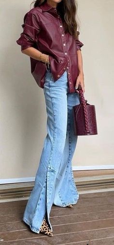 Jewel Tone Fall Outfits, Fashion For Medium Size Women, Maroon Outfits For Women, Outfit Navidad 2022, High Contrast Outfits, Feather Top Outfit, Maroon Outfits, Statement Blazer, Maroon Outfit