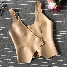 Leather Clothing Design, Vest Outfit Ideas For Women, Vest Fashion Women, Women Street Fashion, Vest Ideas, Waistcoat Fashion, Vest Design, Man Dressing Style