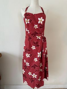 Large-XL size vintage Hawaiian dress. Very beautiful! Message if you need exact measurements. Hawaiian Girl, Vintage Hawaiian Dress, Vintage Hawaii, Hawaiian Dress, Vintage Hawaiian, Dress Clothes For Women, Wedding Shop, Labour Day, Beauty Book