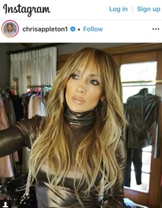 Winter ❄️ ❄️❄️haircut 💇 J Lo Bangs Hair, J Lo Bangs, Long Hair With Bangs Balayage, Feathery Bangs Long Hair, Jlo Bangs, J Lo Hair, Loose Curls Long Hair, Winter Haircut, Corte Shaggy