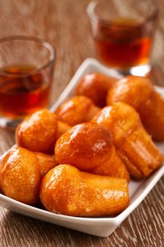 Ceci contient une image de : Recette baba au rhum facile - RHUM ARCANE EXTRAROMA 12 ANS