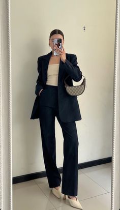 Business Formal Outfit, Corporate Attire Women, Interview Outfits Women, Corporate Baddie, Classy Business Outfits, Business Attire Women