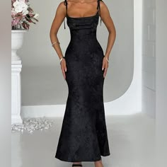 Gorgeous New With Tags Black Gown! Sleek Waves, Homecoming Dresses Corset, Midi Dress Wedding Guest, Maxi Dress Sale, Draped Skirt, Popular Dresses, Sparkle Dress, Black Gown, Floral Jacquard