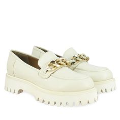 Indulge in luxury with our Donna Gold Chain Off White Leather Loafers. Handcrafted from helious leather, they feature a chic gold chain embellishment and round toe for a stylish touch. The off-white EVA soles provide comfortable all-day wear, making them the perfect choice for any occasion. 2 3/4" platform Closure - Slip-On Colour - Off White Upper - Helious Leather Lining - genuine leather Sock - genuine leather Sole - Tunit Designed and hand-crafted in Milan, Italy. White Moccasins, White Loafers, Gold Link Chain, Bootie Sandals, Leather Socks, Leather Moccasins, Women Shoes Online, Gold Link