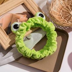 Terry Cloth Headband, Makeup Headband, Frog Eye, Green Headband, Makeup Humor, Smink Inspiration, Eye Details, Spa Headband