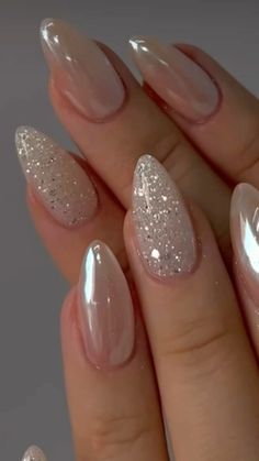 Nailart Glitter, Shiny Nails Designs, Classy Nail Designs, Simple Gel Nails, Sparkle Nails, Xmas Nails, Bridal Nails, Holographic Nails, A Celebrity