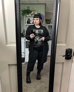 Cat Plague on Instagram: "I forget how to dress for cold weather... . . . . . . . . #falloutfit #fallootd #grungefashion #grungestyle #grungeoutfit #grungeoutfits #grungeootd #allblackoutfit #allblackoutfits #gothfashion #gothstyle #casualgoth #gothoutfit #gothootd #gothicc #curvygoth #plussizegoth #alternativefashion #alternativestyle #alternativeoutfit #alternativeootd #alternativecurves #alternativeplussize #plussizealternative #psootd #plussizeootd #softgoth #softgrunge #spookystyle #spookyo Casual Alt Outfits Plus Size, Cosy Goth Outfits, Plus Size Casual Goth, Cold Weather Outfits Plus Size, Cold Weather Goth Outfits, Casual Goth Outfits Plus Size, Winter Grunge Outfits Cold Weather, Winter Goth Outfits Cold Weather, Curvy Goth Outfit