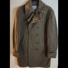 Dolce And Gabbana 100% Wool Patriot 1835 Green Coat. Military Army Style. Double Breasted. Inside Satin Lining. Authentic And In Excellent Condition. No Holes Or Stains. A Rare Find! Size 34/48 Bust 21" Length 36" Classic Khaki Wool Pea Coat, Khaki Outerwear For Formal Winter Occasions, Khaki Formal Outerwear For Winter, Formal Khaki Outerwear For Winter, Fitted Military Wool Outerwear, Military Style Formal Winter Pea Coat, Formal Military Style Winter Pea Coat, Military Style Formal Pea Coat For Winter, Formal Military Pea Coat For Winter