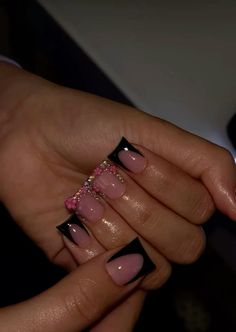 Black Short Square Nails Ideas, Cute Short Bling Nails, Nails Short Acrylic Black, Black Short Nails With Design, Short Square Acrylic Nails Designs Black, Nail Inspo Black Girls Short, Blinged Out Short Nails, Shorties Nails Black French Tip, Shorties Nails Black