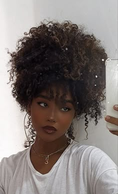 Hair Styles For Short Hair And Curly, 4b Hairstyles Medium Length, Black Hair Tan Skin Aesthetic, Regal Black Hairstyles, Aesthetic People Reference, Winter Hair Black Women, Poc Dark Academia Aesthetic, Women My Type, Unique Hair Styles Black Women