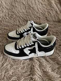 NO BOX 9.5 / 43 / 27.5cm good condition (The heel on the sole was very qualitatively repaired, the wear of the shoe is not affected) Panda Sneakers, Bape Shoes, Bape Sneakers, Bape Sta, Sneakers Athletic, Shoes Black, Sneakers White, Black Shoes, Ukraine