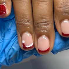 santa hat christmas nails ❤️ Short Biab Christmas Nails, Biab Nails Inspiration Christmas, Christmas Nails No Tips, Christmas French Manicure Ideas, Red Tip Nails Christmas, Short French Christmas Nails, Biab Christmas, Christmas French Tips Nails, Christmas Biab Nails Short