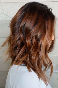 Brunette Hair Color With Highlights, Haircuts With Layers, Teenage Hairstyles, Shaggy Haircuts, Dull Hair, Shag Haircut, Hair Color Highlights, Auburn Hair, Medium Hair Cuts