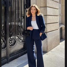 Zara Navy Blue Xl Trouser Business Formal Outfit, Lawyer Fashion, Blazer Outfits For Women, Corporate Attire, Professional Outfits Women, Office Outfits Women, Business Outfits Women, Corporate Outfits, Business Casual Outfits For Work