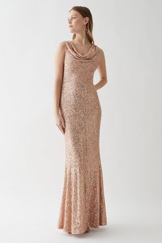 A statement bridesmaid dress, perfect for any type of wedding✨ 🔍Drape Cowl Neck Sequin Bridesmaid Maxi Dress Shop here. #summer #dress #occasionwear #eveningwear #wedding Bridesmaids Styles, Wedding Guess Dress, Wedding Guess, Uzun Boy, Dress Drape, Wrap Dresses