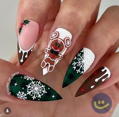 Disney Christmas Nails, Nail Christmas, Nail Art Noel, Mickey Nails, Festive Nail Designs, Holiday Nail Designs, Cute Christmas Nails, Sweater Nails, Snowflake Nails