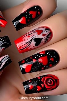 Tattoo Henna, Valentine Nail Art, Black Nail, Heart Nails, Fancy Nails, Nail Arts, Manicure E Pedicure