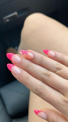 nail art, cute nails, aesthetic nails, hawaii nails, starfish nails, summer nails Hawaii Vacation Nail Ideas, Summer Nail Inspo Pink And Orange, Nail Inspo For Beach Vacation, Cute Nails Tropical, Easy Hawaiian Nail Designs, Florida Nails Simple, Hawaii Nail Inspo Short, Beach Nail Inspo Almond, Tropical Nails French Tips