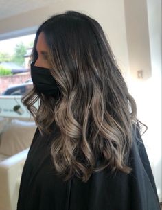 Braune Haare mit blonden Strahnenfrische Ideen fur die nachste FrisurIn Leben jedes Menschen kommt ein Momentin dem wir eine Veränderung brauchenManchmal ist es eine Renovierungein bisschen... Dark Base Balayage, Ash Brunette Balayage, Brunette Ash Balayage, Mushroom Balayage Brunette, Balayage Ash Brown, Toned Balayage, Balayage Ash, Ash Brunette, Balayage Hair Ash