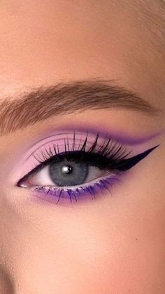 Rapunzel Makeup, Eye Makeup Images, Drag Make-up, Bright Eye Makeup, Purple Eye Makeup, Eye Makeup Pictures, Purple Makeup, Eye Makeup Steps, Purple Eyeshadow