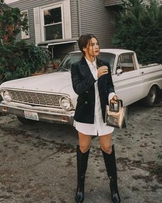 20 Corduroy Blazer Outfit Ideas to Try This Year Sarah Christine, Mode Dope, Outfit Botas, Knee High Boots Winter, Black Leather Knee High Boots, Looks Country, Foto Tips, Cooler Look, Corduroy Blazer