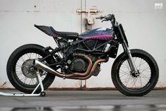 https://youtu.be/u2HxTOsYuVE Indian Ftr 1200, Lightning Thunder, Cafe Racer Design, Flat Tracker, Yamaha R6, Cat Stock