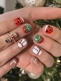 Kids Gel Nails Ideas Christmas, Extra Short Gel Nails, Kids Christmas Nail Designs, Xmas Short Nails, Christmas Nail Designs Short, Cute Short Christmas Nails, Diy Christmas Nail Art, Short Christmas Nails, Christmas Nails Diy