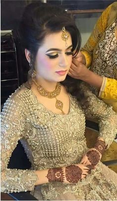 Pakistani Bride# Pakistan!! Pakistan Bride, Pakistani Brides, Pakistani Bridal Makeup, Desi Bride, Pakistani Bridal Dresses, Asian Bridal, Pakistani Bridal Wear, Pakistani Wedding Dresses, Desi Wedding