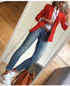 Blazer Outfits Casual, Looks Jeans, Red Blazer, Casual Work Outfits, Looks Chic, Blazer Outfits, Business Casual Outfits, The Mirror