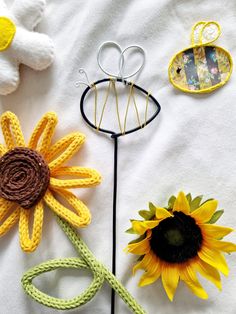 See the full flower range here: https://lollipopandleigh.etsy.com?section_id=48622205 Combine individual wire stems to make your own bouquet at a cheaper rate here: https://lollipopandleigh.etsy.com/listing/1711299833 Wire Bee Stem Approximately 33cm high. If you need longer or shorter to suit a particular vase, please drop me a message. They are available as black with gold stripes or gold with black stripes. Please let me know in the personalisation box.  The bee stem is made from aluminium wi Wire Bee, Make Your Own Bouquet, Forever Flower, Buzzy Bee, Forever Flowers, Bee Decor, Gold Stripes, Floral Arrangement, Black Stripes