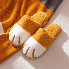 Cat Paw Plush Slippers - Cute & Cozy Slippers – Tristar Boutique Celtic Knots