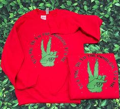 It's me Hi I'm the problem its me Grinch Tee Christmas Shirts Grinch, Grinch Shirts, Its Me, Sleeve Tattoos For Women, Grinch, Christmas Shirts, Sleeve Tattoos, Etsy Finds, Tattoos For Women