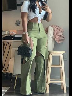 Cutout Pants, Green Pants, Looks Style, Looks Vintage, Outfits Casuales