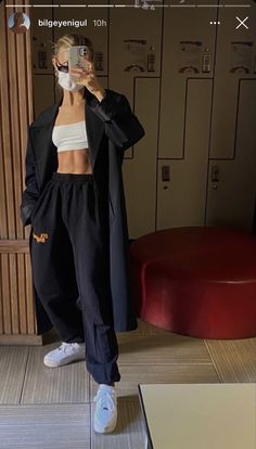 Estilo Madison Beer, Chill Outfits, 가을 패션, Minimal Fashion, Black Outfit, Comfy Outfits, Teen Fashion