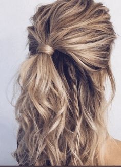 Half Bun Hairstyles, Half Up Bun, Hair Blond, Shot Hair Styles, Half Up Half Down Hair, Half Up Hair, Stylish Hair, Half Up Half Down, Hair Dos