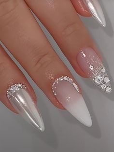 #unhasvermelhas #unhas #unhasdecoradas #unhaslindas #unhasdegel #unhasdasemana #unhasmaravilhosas #unhasperfeitas #unhastop #unhasnaturais #unhasgel #unhasacrilicas Bridal Nails Designs, Valentine Nails, Pearl Nails, Bride Nails, New Year's Nails, Elegant Nails, Bridal Nails, Classy Nails, Chic Nails