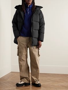 Canada Goose has designed protective and functional outerwear since 1957. Intended for everyday use, this 'Lawrence' jacket is padded with 750-fill power down and cut from Enduraluxe®, a water-repellent and durable fabric. It has two internal mesh pockets for your gloves and hat and a reflective webbing strap, so you can be seen at night. Canada Goose Coat, Canada Goose Mens, Webbing Strap, Outdoor Jacket, Mens Scarves, Scarf Men, Suit Accessories, Rugby Shirt, Double Breasted Suit